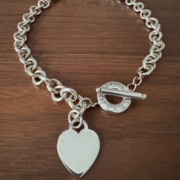TIFFANY & CO. STERLING SILVER 16” TOGGLE NECKLACE WITH BLANK HEART CHARM - MINT! - Picture 2 of 5